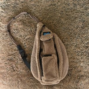 Kavu fuzzy taupe bag